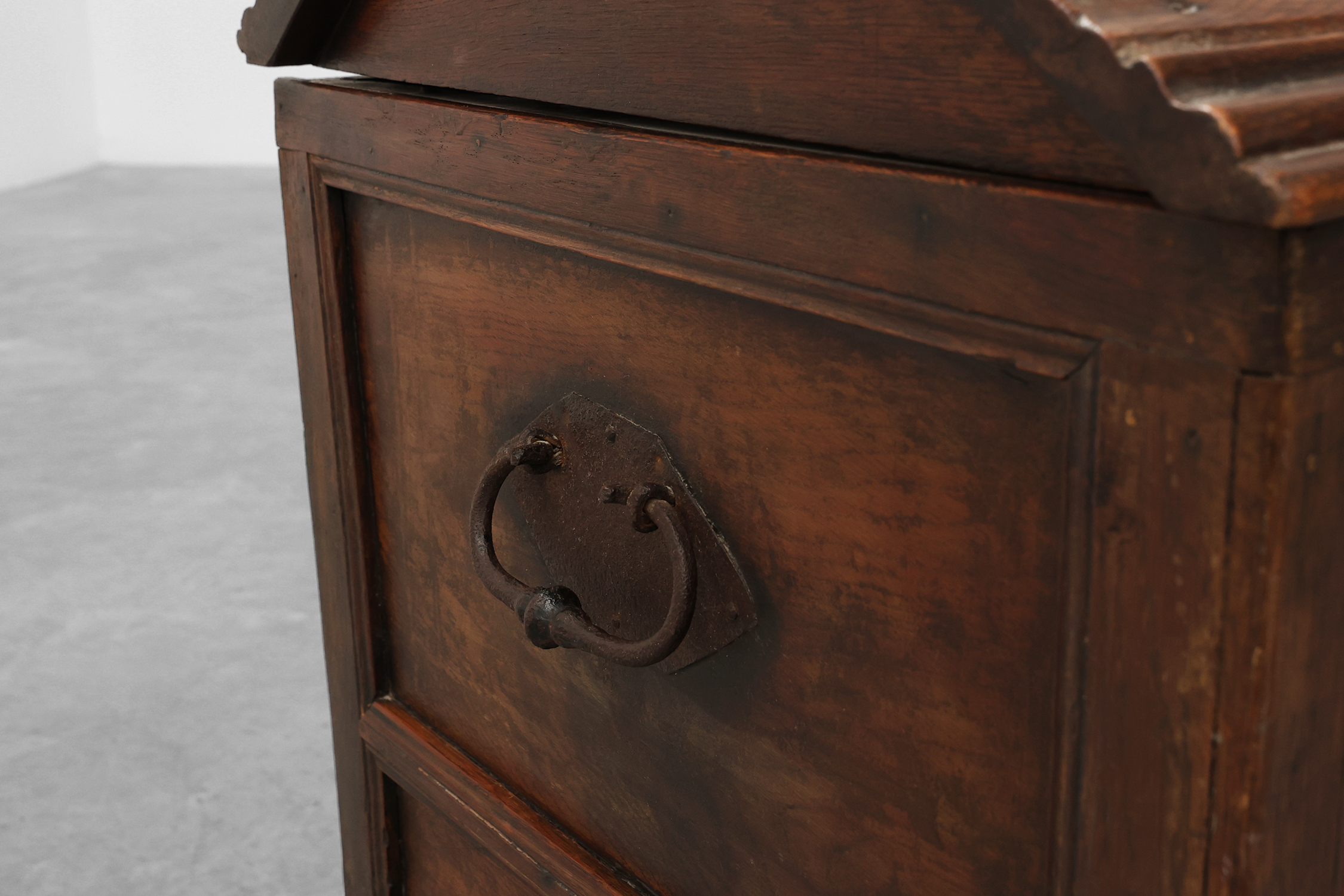 Large 18th Century Provincial oak Chest, Francethumbnail